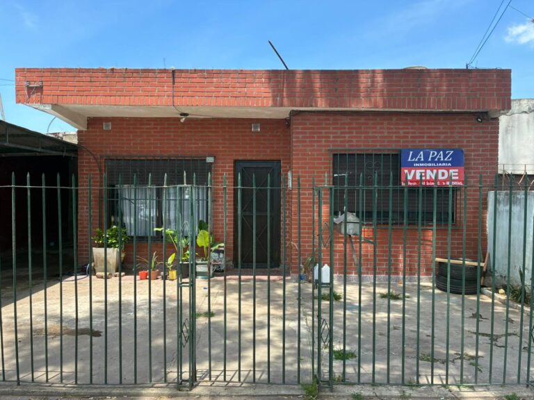 Casa en venta - 803 e/ 893 y 894 - Barrio La Paz - Quilmes Oeste